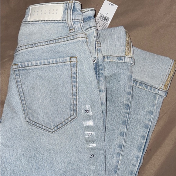 PacSun 90's Boyfriend Jeans in Light Blue Wash - Picture 4 of 5